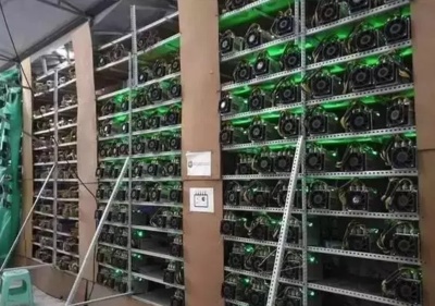 Canadian mining farm hosting multiple Bitcoin mining units under ideal conditions